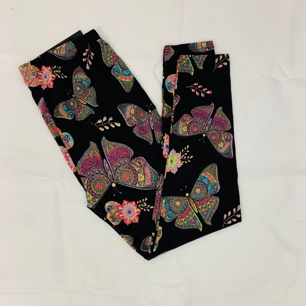 Butter soft leggings plus size fits sizes 14-20.